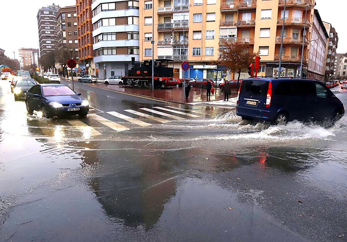 El cruce de Ronda inundado en la crecida de enero de 2019.
