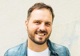 Kirmen Uribe, un autor que escribe «en euskera desde Nueva York y para todo el mundo».