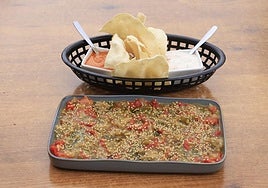 Escalivada de verduras, romesco y papadom.