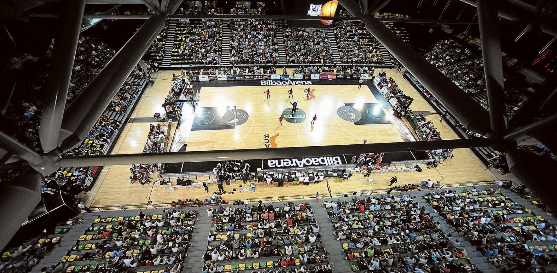 Fotografía tomada el 10 de octubre de 2010 antes de la inauguración del Bilbao Arena en el partido contra el Valencia.