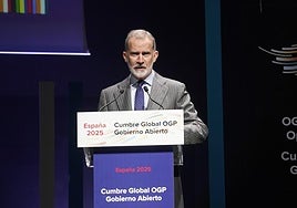 El Rey avisa de que la «desafección» ciudadana hacia las instituciones «abre la puerta a los populismos»