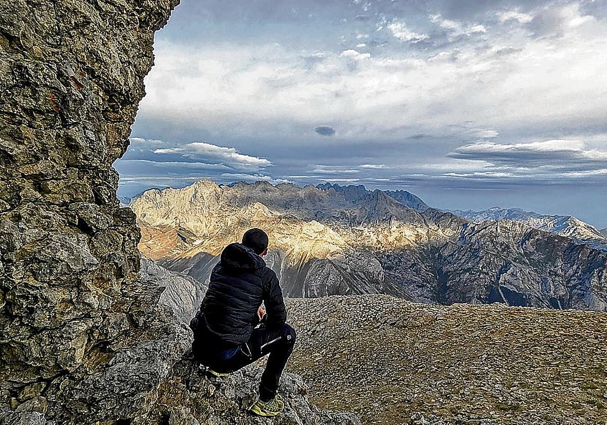 Vista del macizo central desde la Morra de Lechugales.