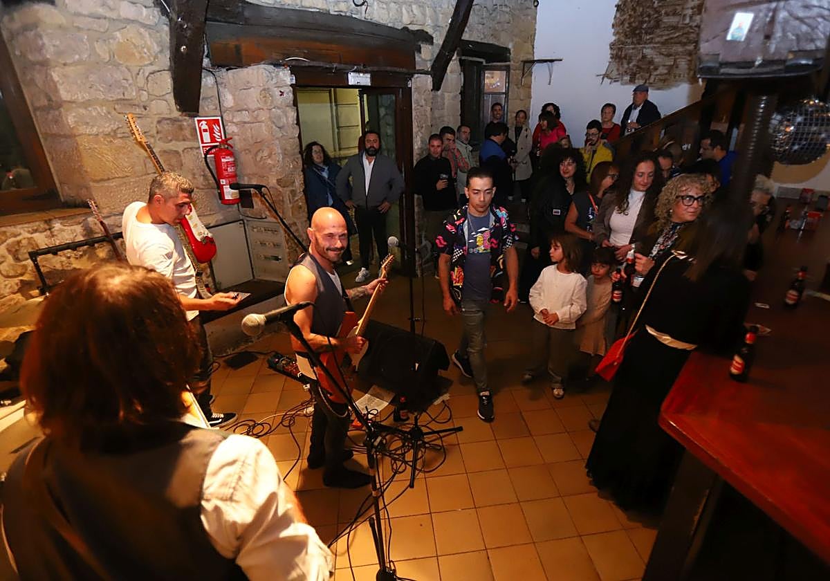 El Trujal se volvió a abrir y en su interior sonó la música.