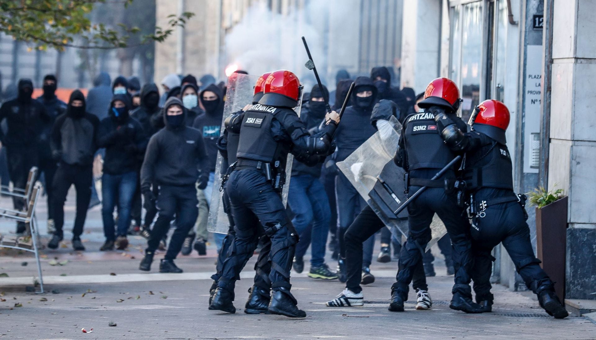 Batalla campal en Vitoria por la presencia de La Falange