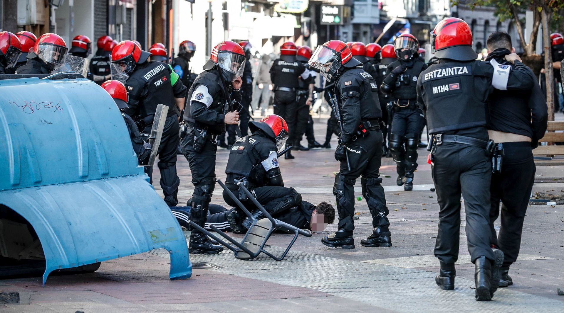 Batalla campal en Vitoria por la presencia de La Falange