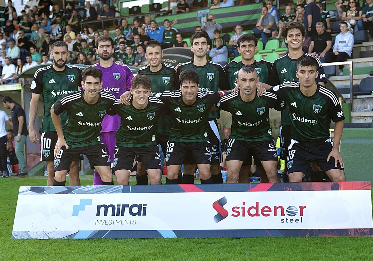 El once que alineó el Sestao River en su derrota ante el Tudelano en Las Llanas (1-2).