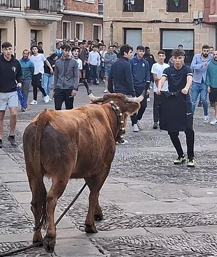 Imagen secundaria 2 - Las vaquillas dejan diez personas heridas en Durango