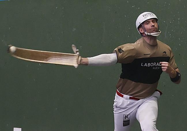 Imanol López suelta la derecha en la pasada edición del Winter Series.