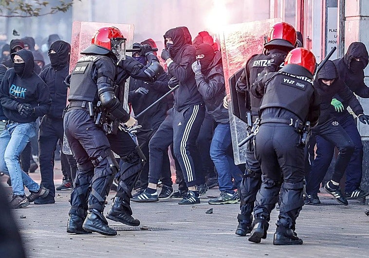 Bildu, ¿antifascista de extrema izquierda o partido de gobierno?