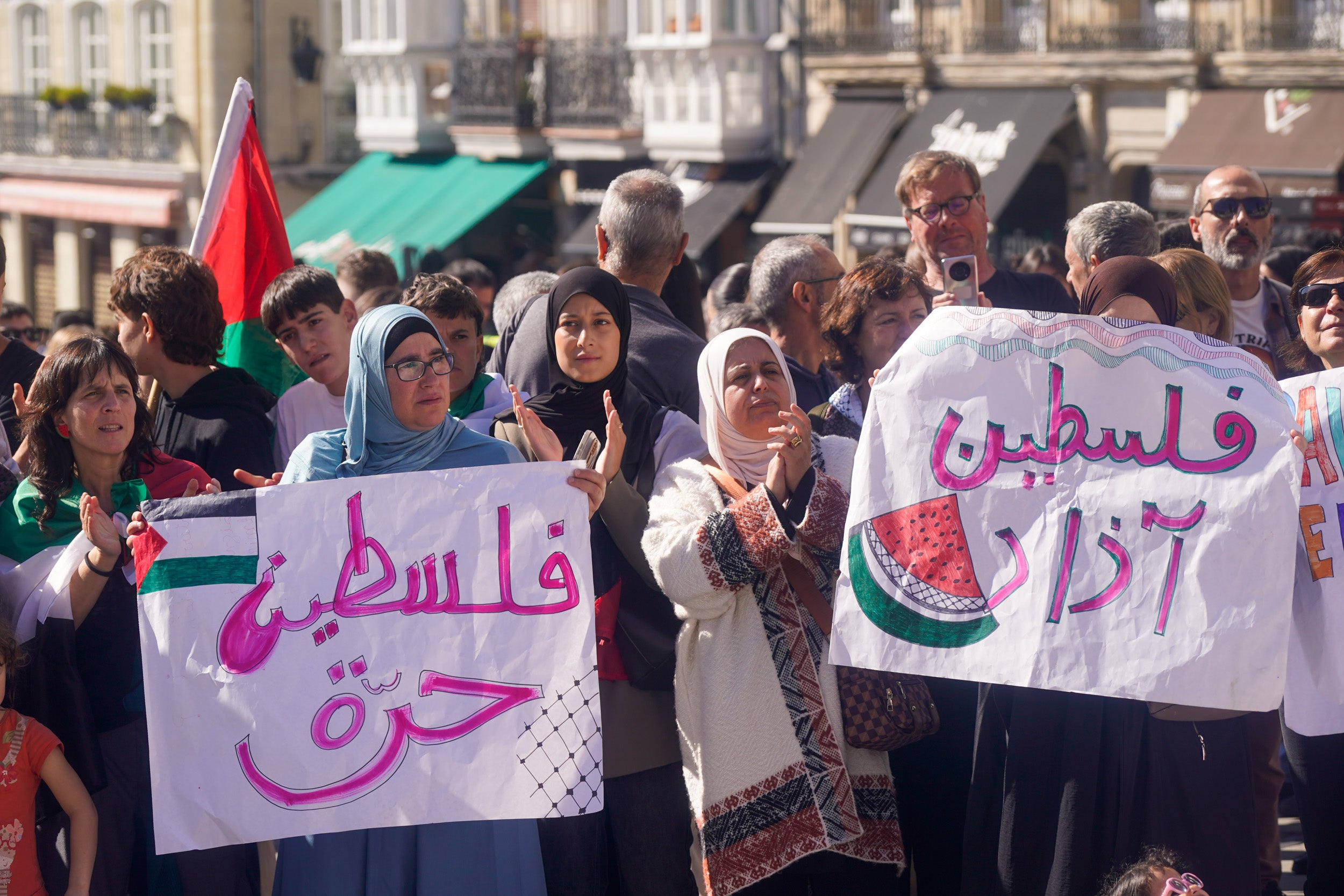 La jornada de huelga en apoyo a Palestina en Álava, en imágenes