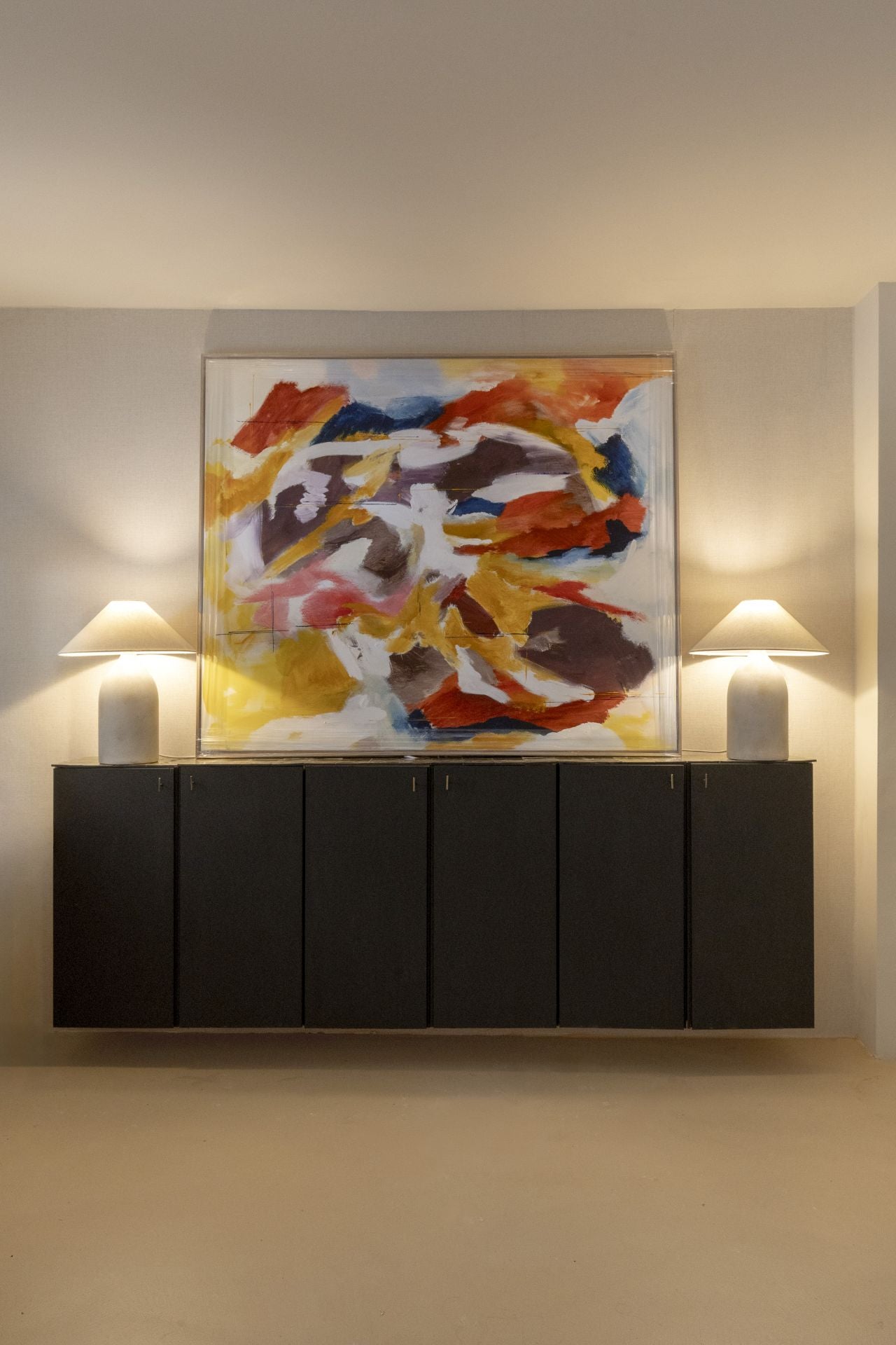 Elisa, la interiorista que pinta cuadros, abre su refugio creativo en Algorta