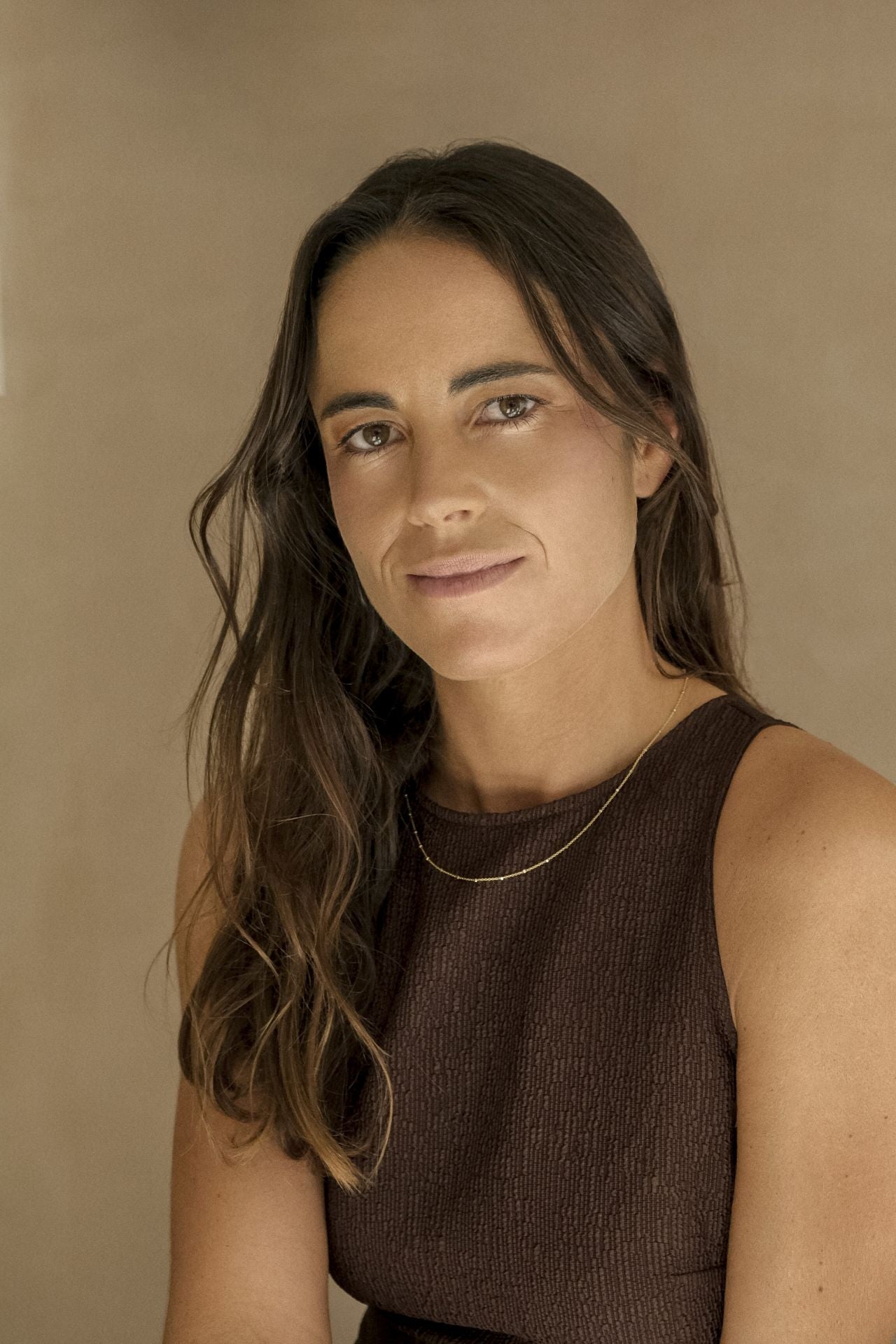 Elisa, la interiorista que pinta cuadros, abre su refugio creativo en Algorta