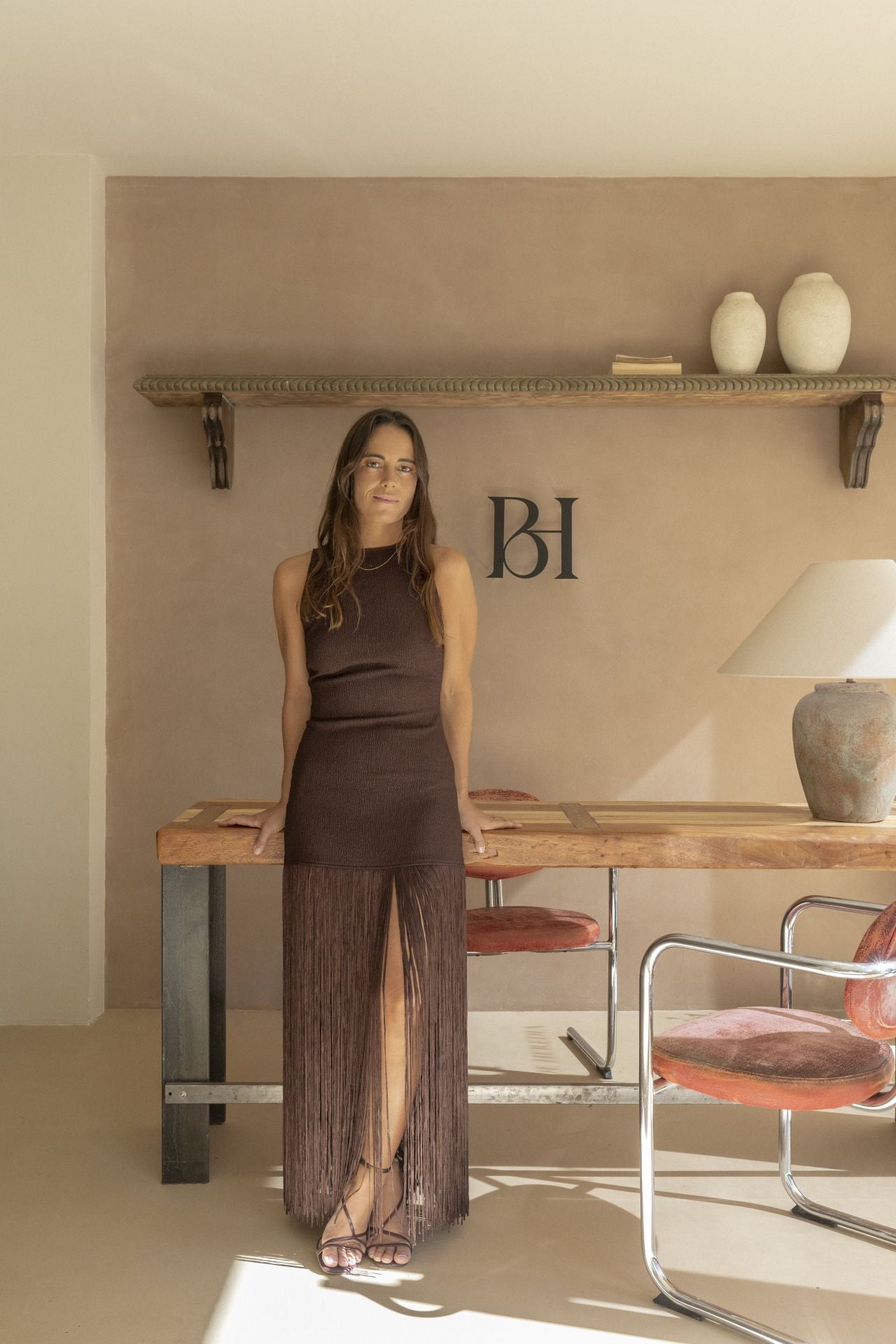 Elisa, la interiorista que pinta cuadros, abre su refugio creativo en Algorta