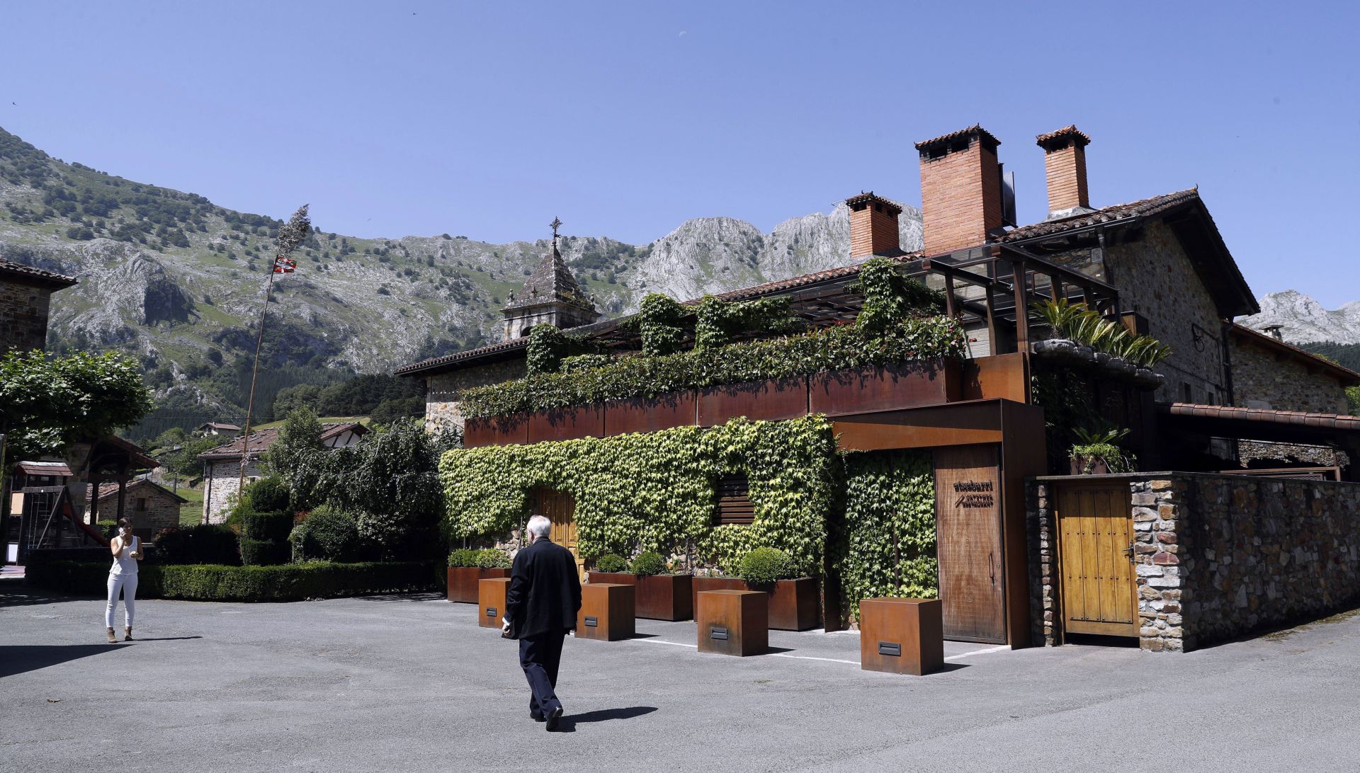 Imagen secundaria 1 - El restaurante vizcaíno que ha cautivado a Iker Casillas: es el segundo mejor del mundo y hay lista de espera