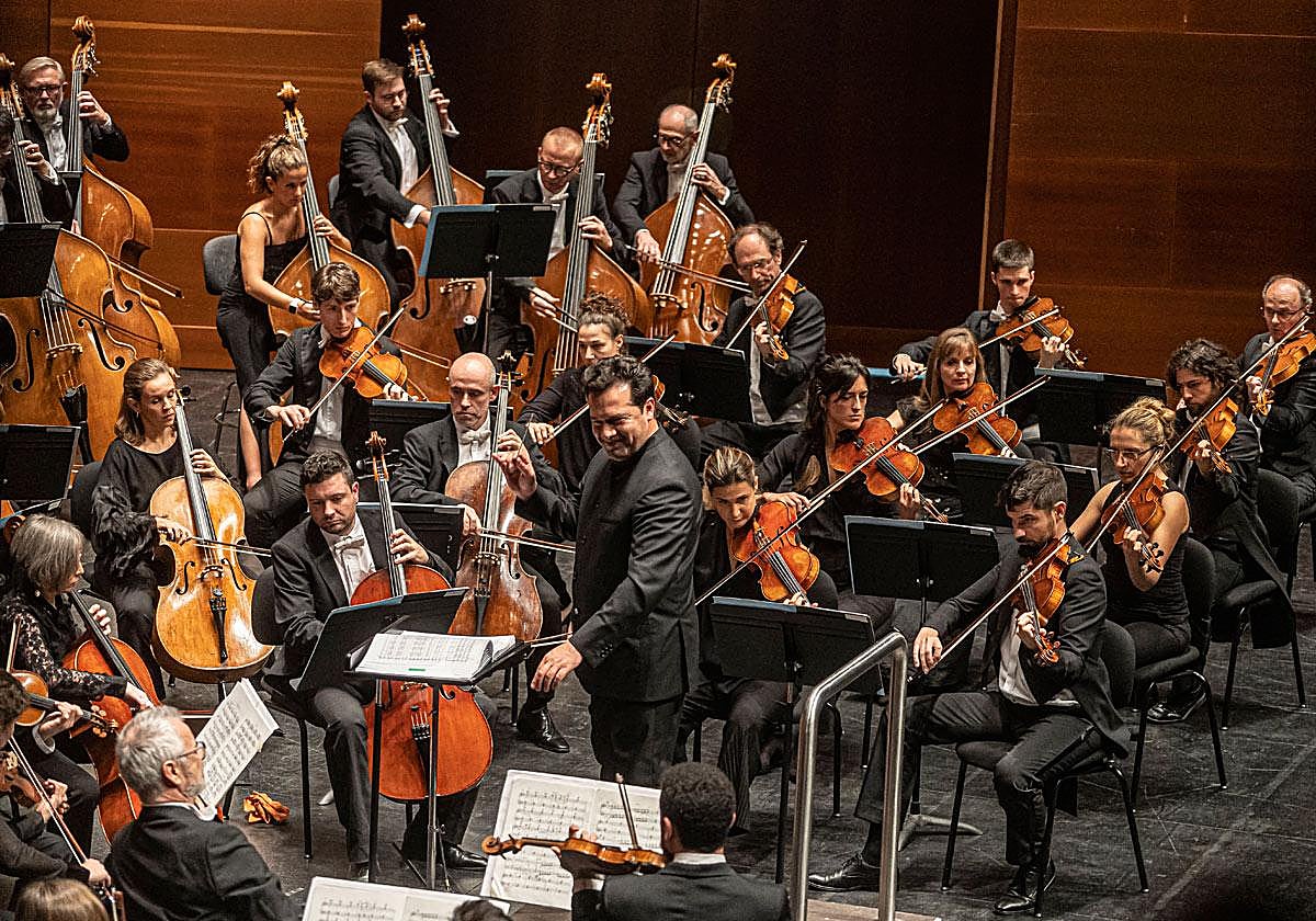 Robert Treviño, en un concierto con la Euskadiko Orkestra.