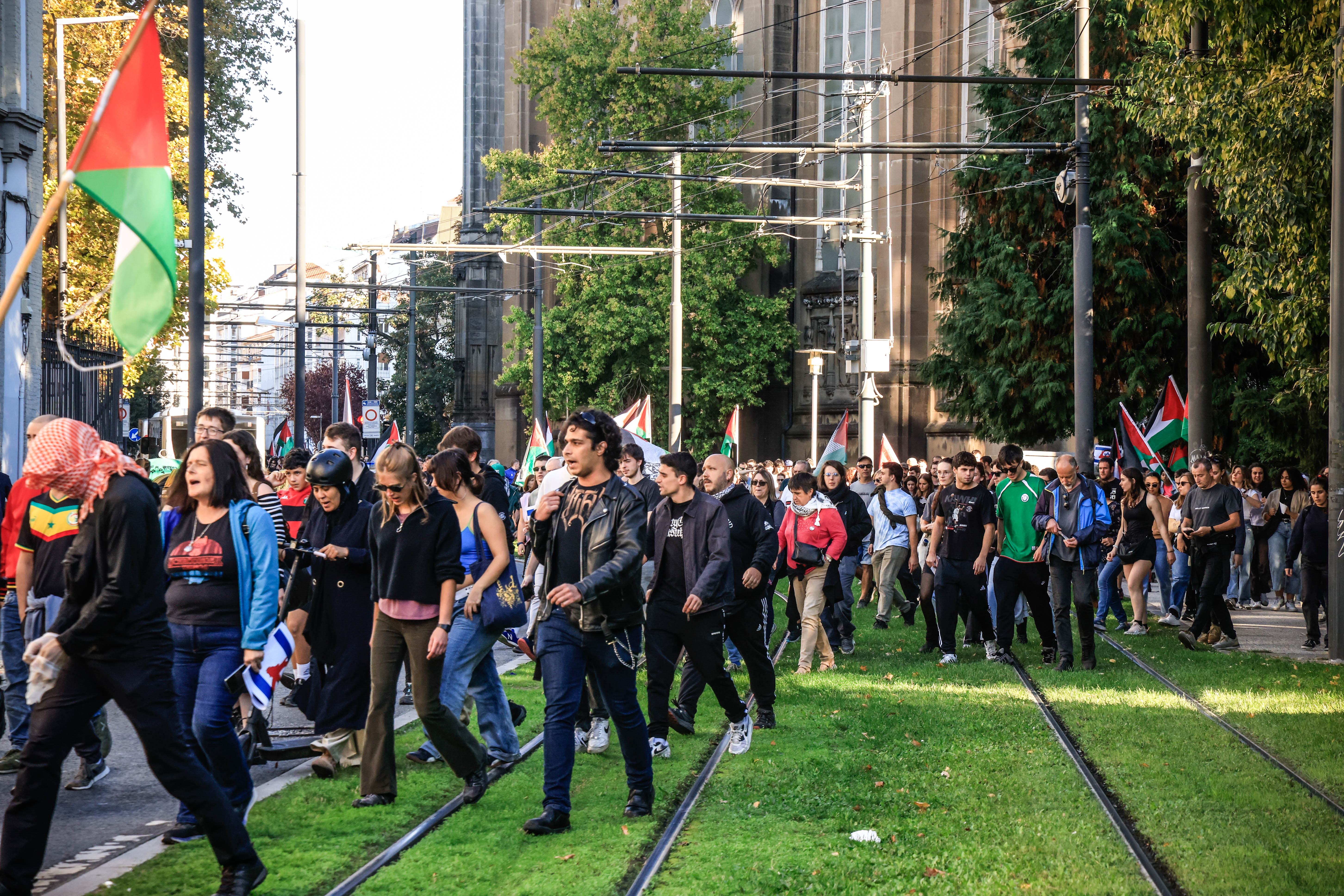 La jornada de huelga en apoyo a Palestina en Álava, en imágenes