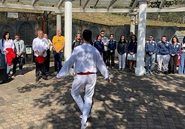 Un aurresku de honor ha abierto el acto inaugural.