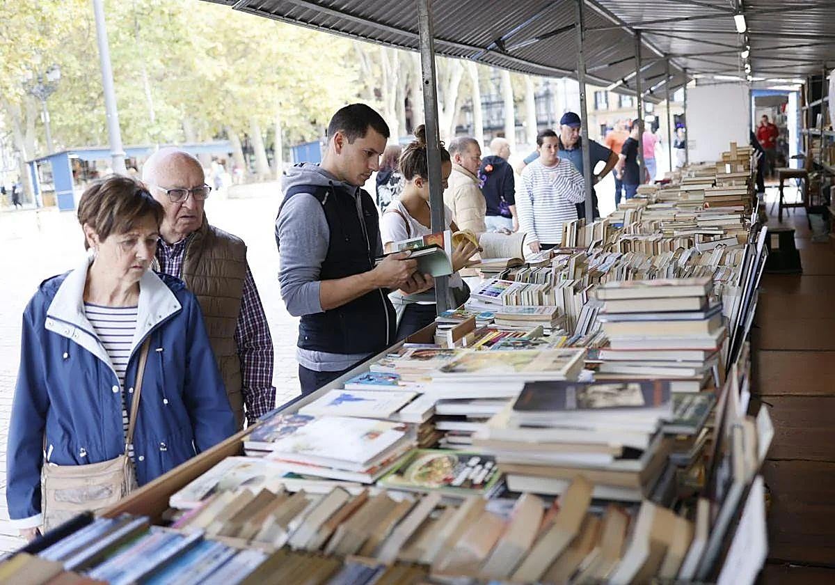 Lectores en la edición pasada de la Feria del Libro Antiguo y de Ocasión