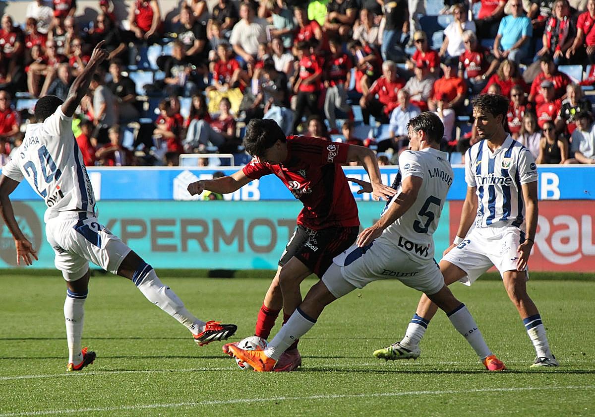 Completa un 50,7% de las combinaciones intentadas en el último tercio.