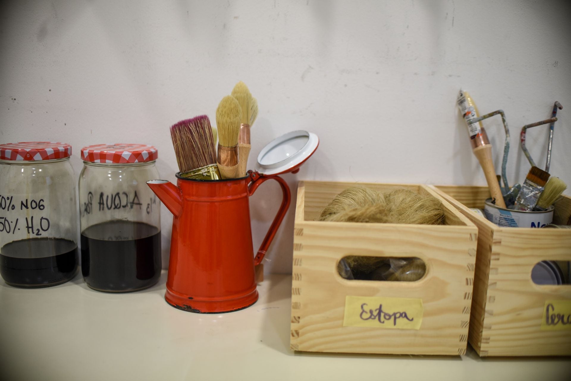 Marta deja la consultoría en Madrid y abre su tienda de muebles restaurados en Getxo