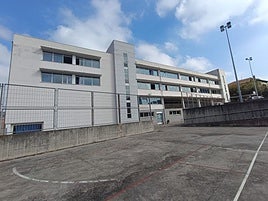 Imagen del centro, que está este curso de aniversario.