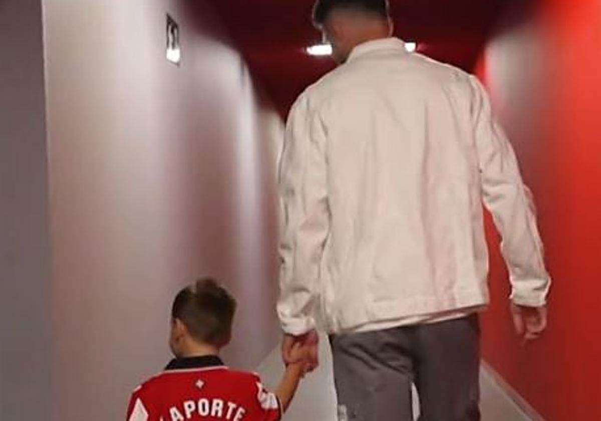 La emoción de Laporte al hablar de su hijo Lucay: «Ama al Athletic. Con 3 años ya se sabe el himno»