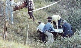 Traslado del cuerpo de Nestor Gandara en enero de 1996.