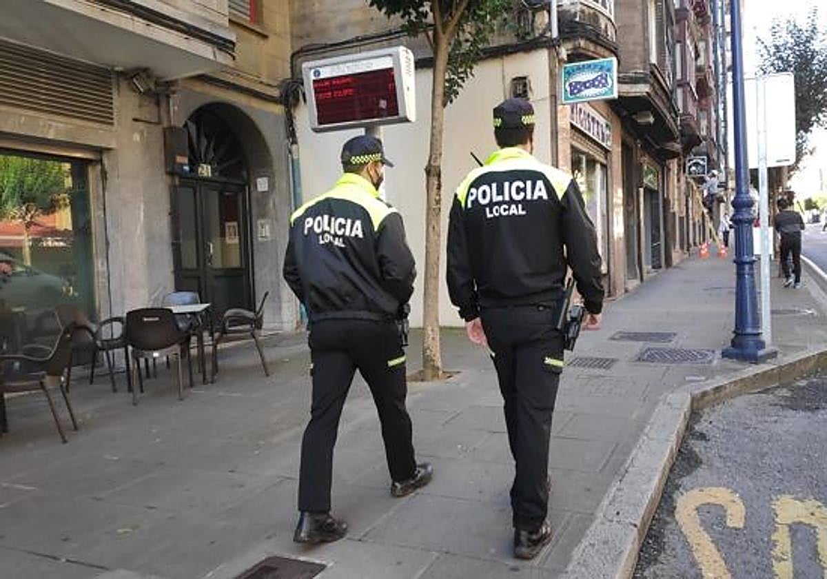 Cinco personas ocuparán cargos de informadores cívicos en la Policía municipal.