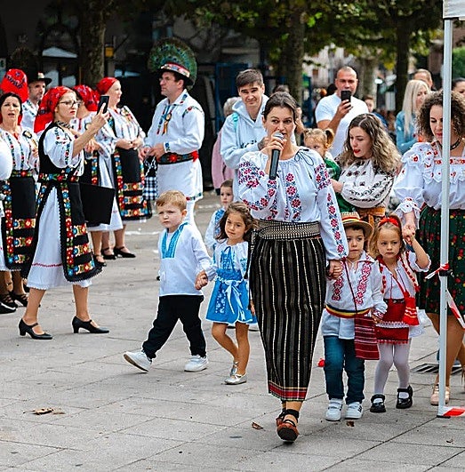 El desfile de los trajes regionales típicos de Rumanía tengrá lugar a las 15.30 horas en al plaza de San Juan Ibarra de Gernika.