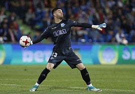 Sivera, en el día de su debut (2017) con el Alavés ante el Getafe en Copa.