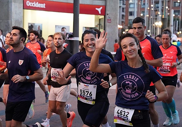Una marea de atletas conquista Bilbao