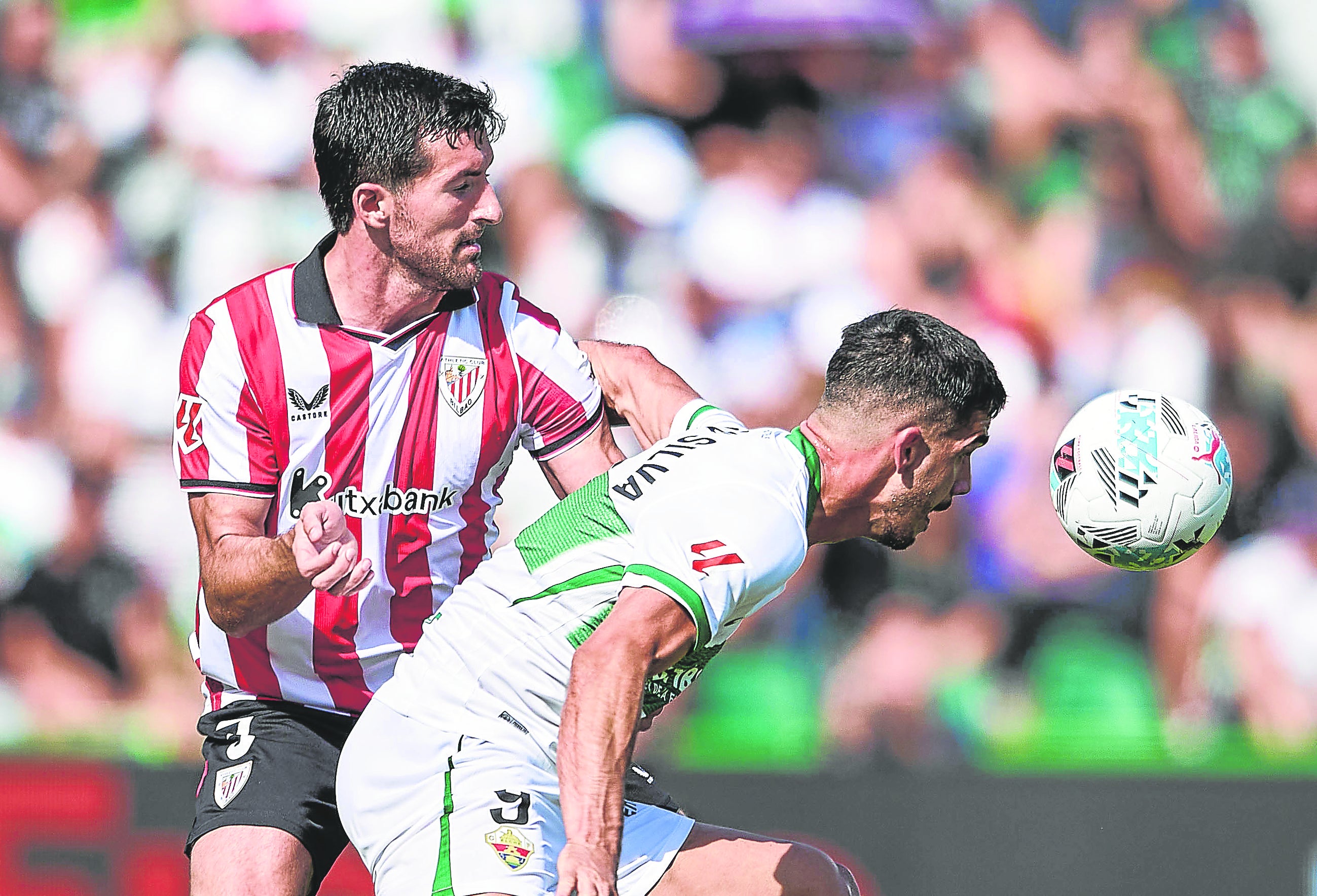Vivián mantuvo una intensa lucha contra André durante todo el encuentro