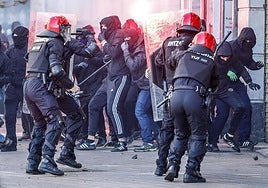 Los incidentes del pasado domingo en Vitoria se saldaron con más de 40 heridos y 19 detenidos.