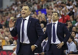 Paolo Galbiati gesticula durante el partido.