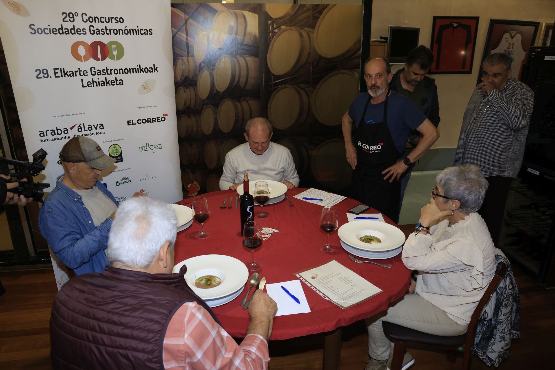 Así ha sido la cena de Bustinzuri