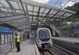 La estación de Kukullaga es la última parada de la línea 3 de metro.