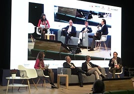 Patricia Casado (moderadora), Víctor Guerrero, Jesús González y Guillermo Palacios.