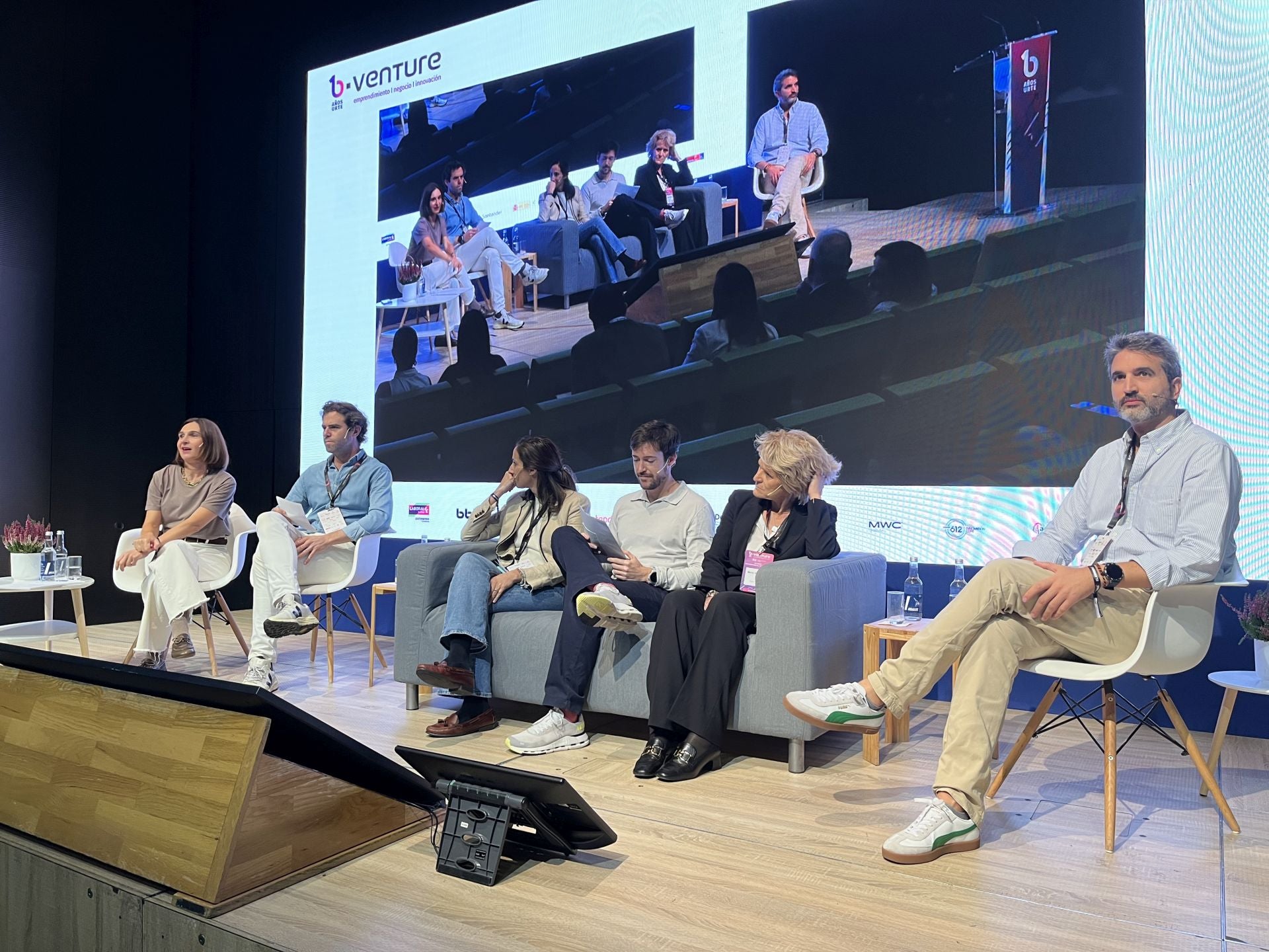 De izquierda a derecha, Idoia Iturbe, Jaime Gil-Delgado, Lourdes Álvarez de Toledo, Alberto Cortés, Marta Huidobro y Roger Blanch.