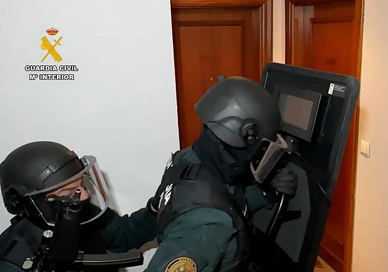 Dos detenidos en Álava en una macroperación antidroga