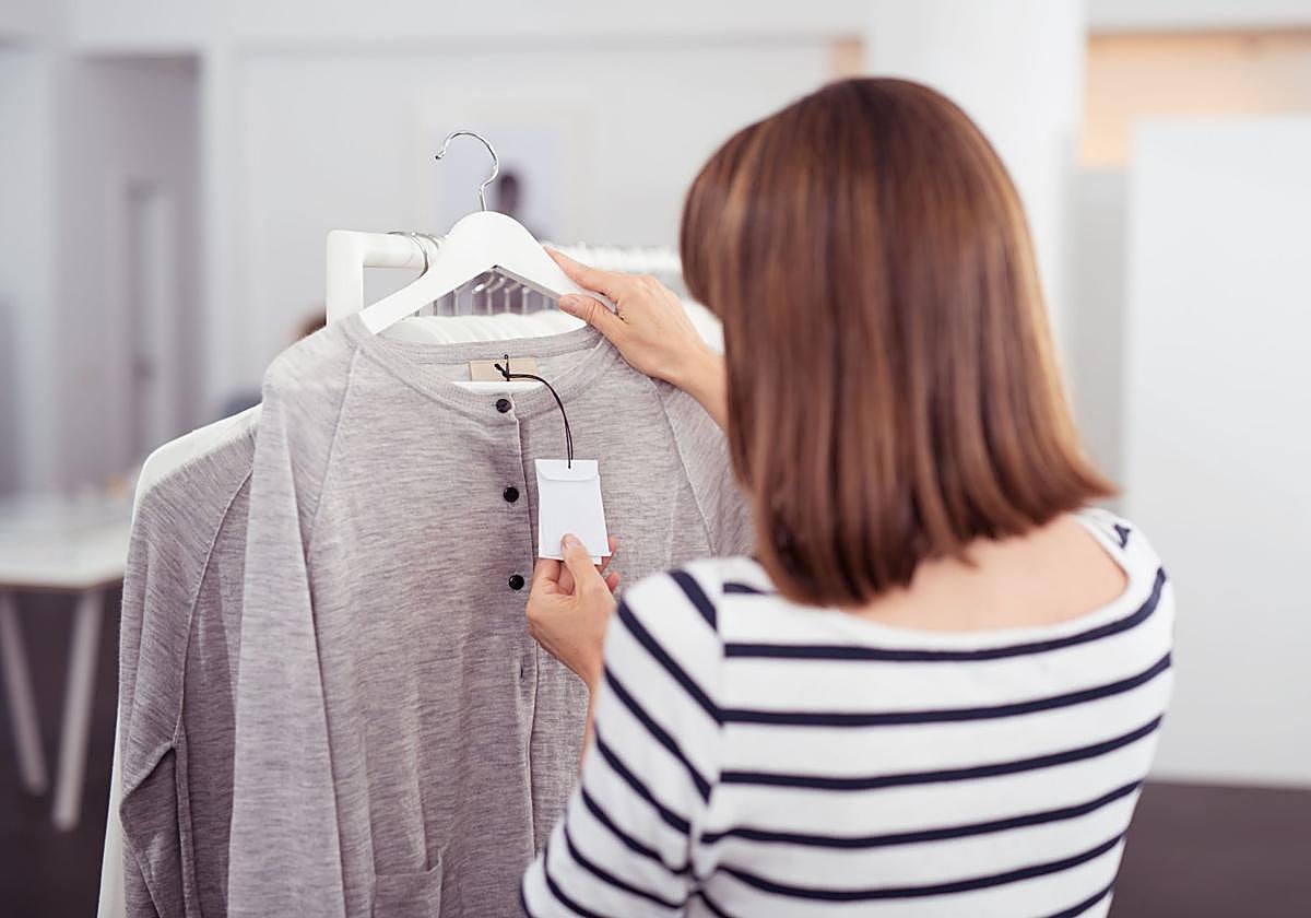 Despedida de una tienda de moda por insultar y amenazar a sus compañeras con arrastrarlas «del pelo por la calle»