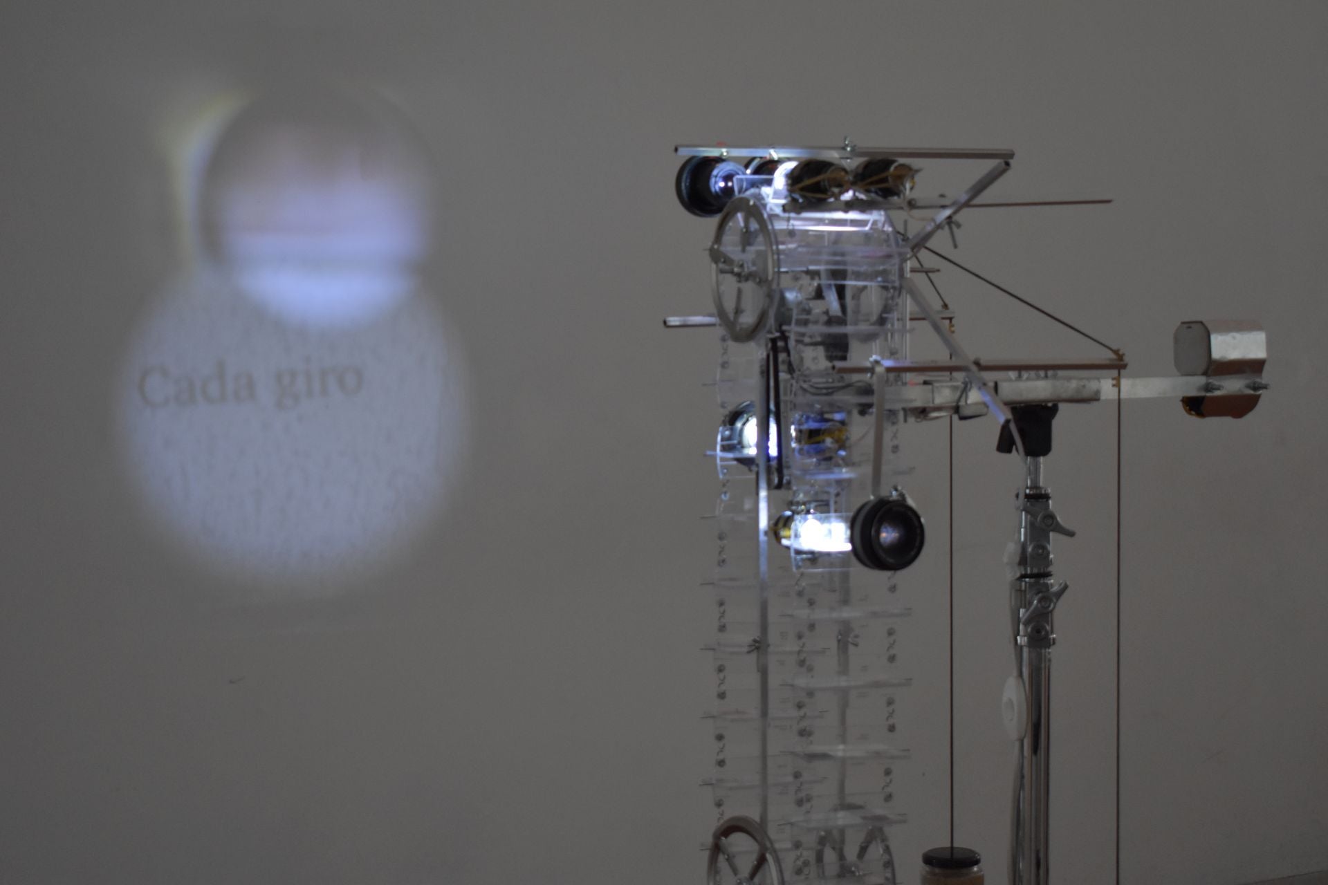 La máquina ideada por Carlos Gil Santa Eugenia para proyectar su historia.