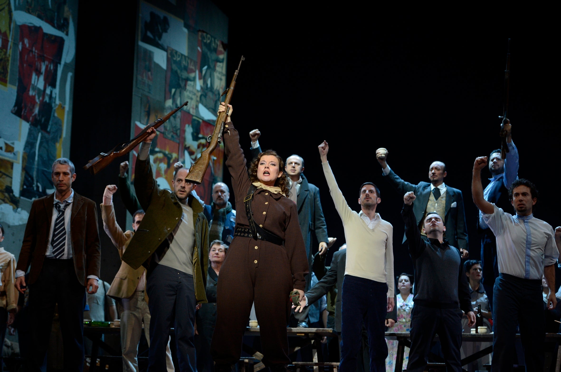 Escena del montaje de 'La forza del destino', de Verdi, que se verá el sábado en el Euskalduna.