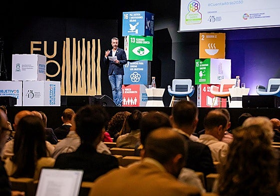 La Federación Española de Municipios y Provincias ha congregado a dos centenares de asistentes en el Europa