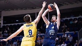 Imagen del partido entre el Efes y el Maccabi, en Montenegro.