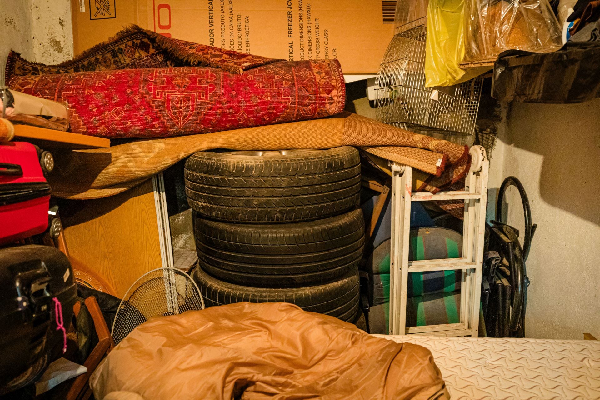 Así era el camarote en el que vivió un año Josefina tras ser okupada su casa en Vitoria