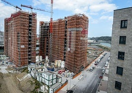 Viviendas en construcción en Zorrozaurre.