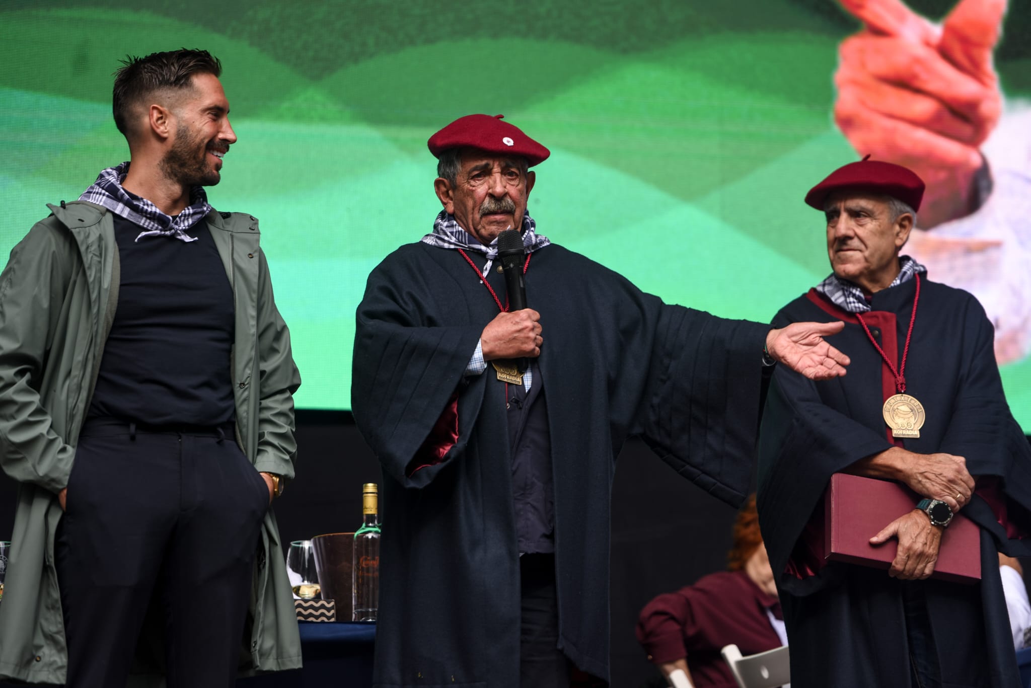 Las putxeras invaden a todo tren Balmaseda, en imágenes