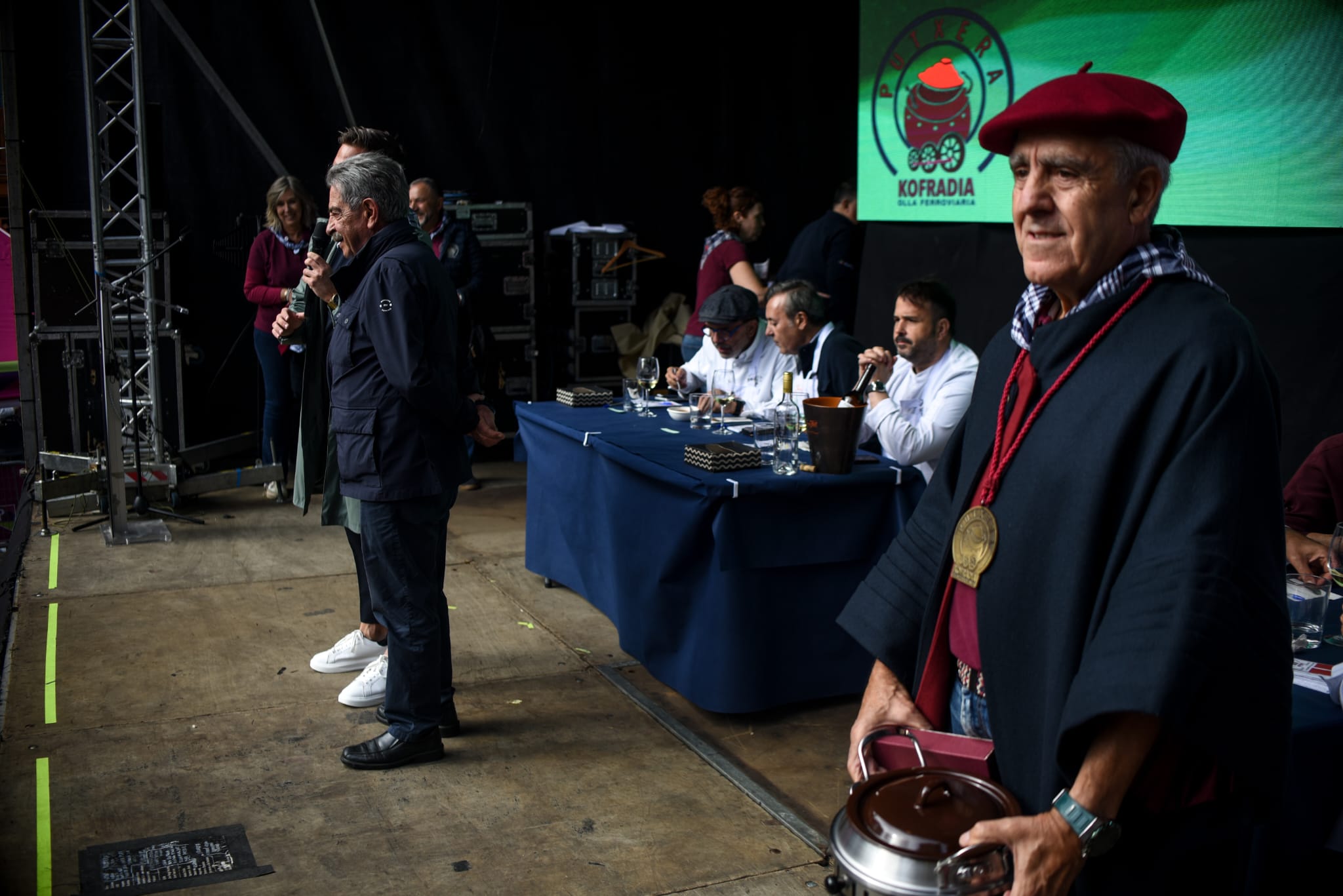 Las putxeras invaden a todo tren Balmaseda, en imágenes