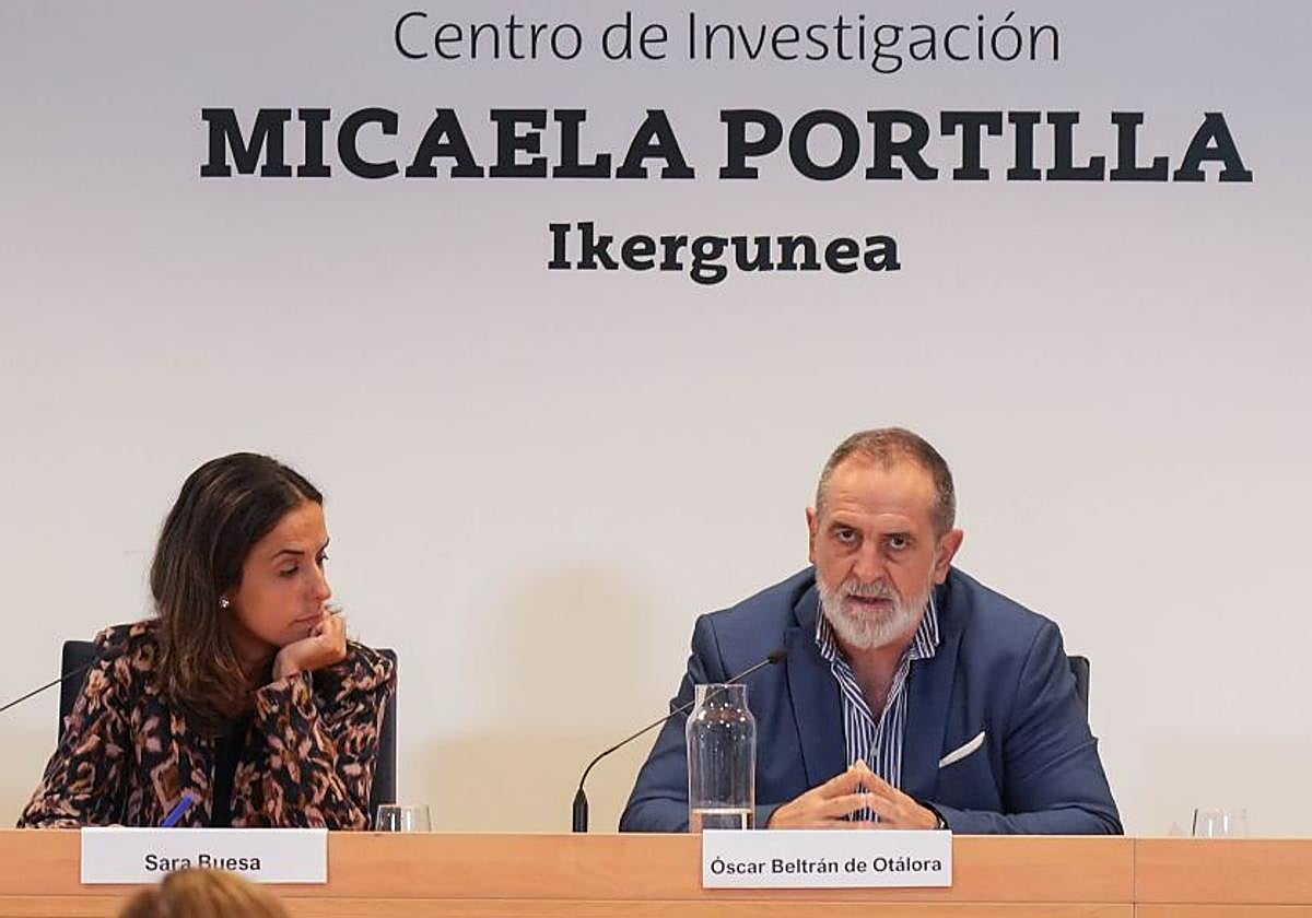 Sara Buesa y Óscar Beltrán de Otálora, al comienzo de las jornadas.