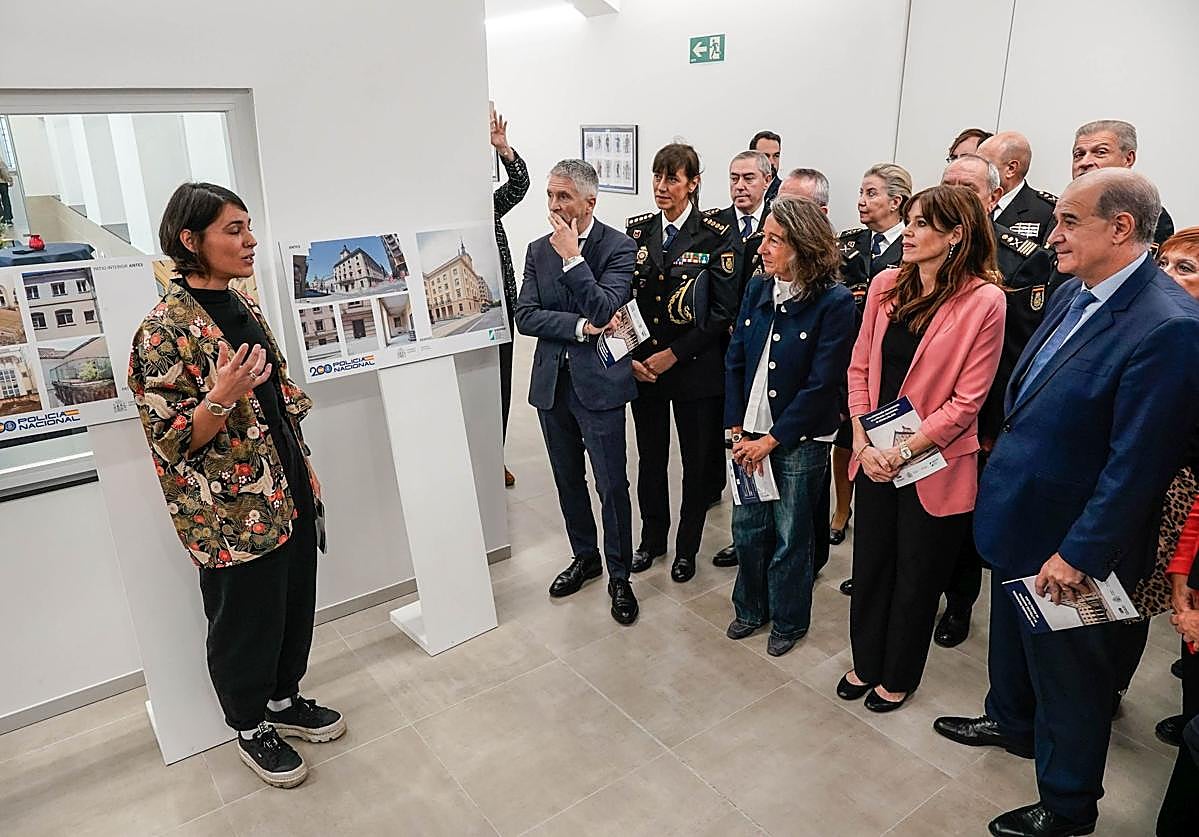 Visita institucional a la Comisaría Provincial de la Policía Nacional en Álava.